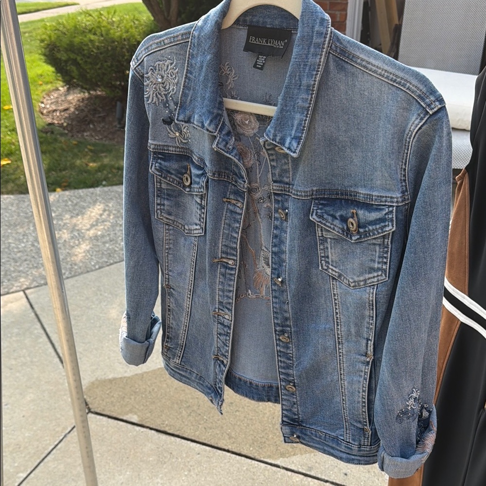 Frank Lyman Design Light Wash Embroidered Denim Jacket
